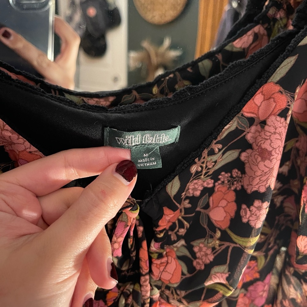 size medium floral tie front blouse - Picture 3 of 4